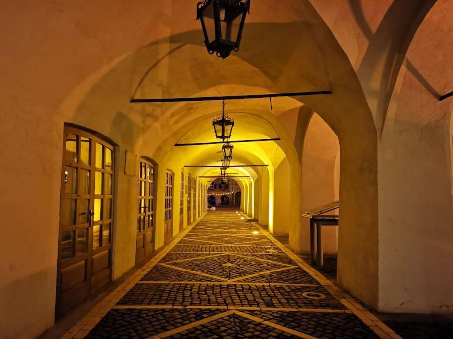 Charming Studio Ideal For Getaways Or Workations In Sibiu'S Medieval City Center Esterno foto