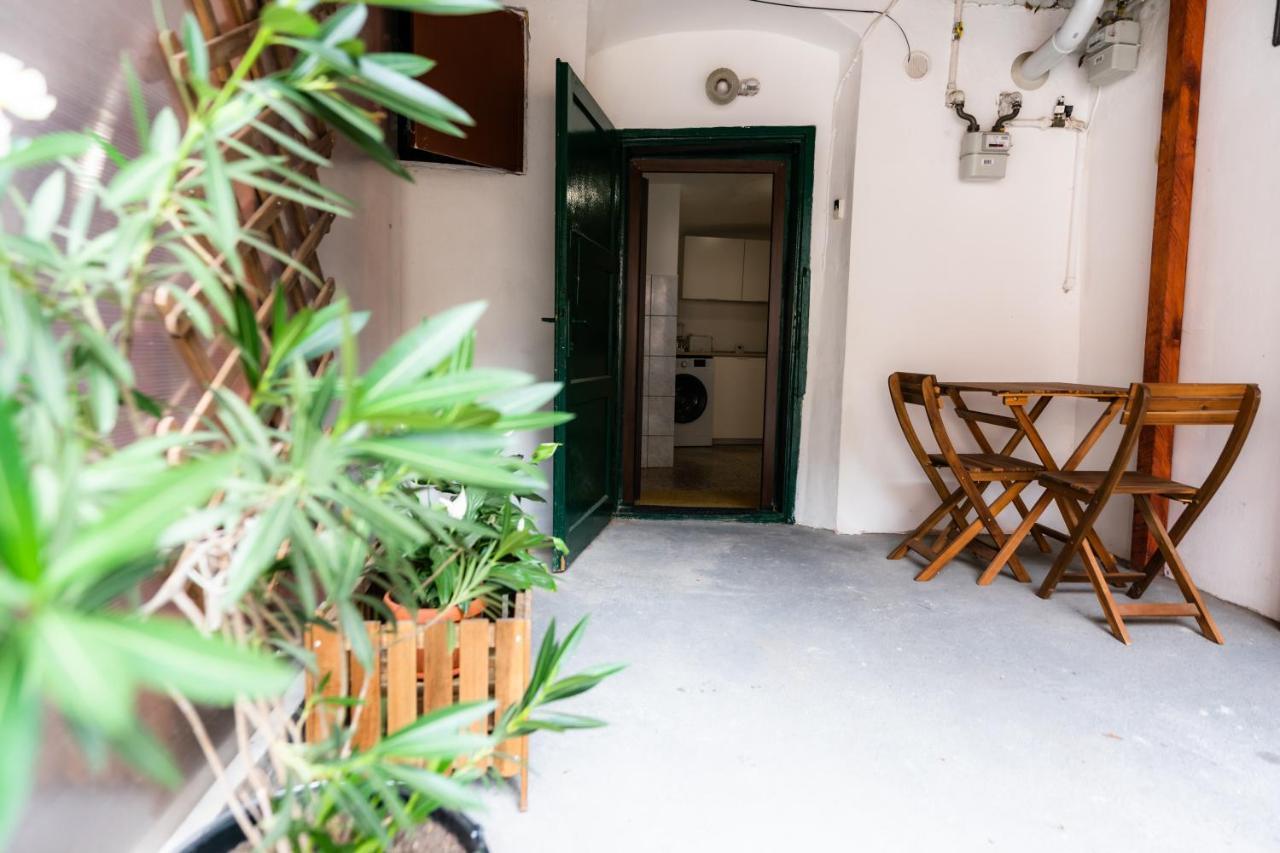 Charming Studio Ideal For Getaways Or Workations In Sibiu'S Medieval City Center Esterno foto