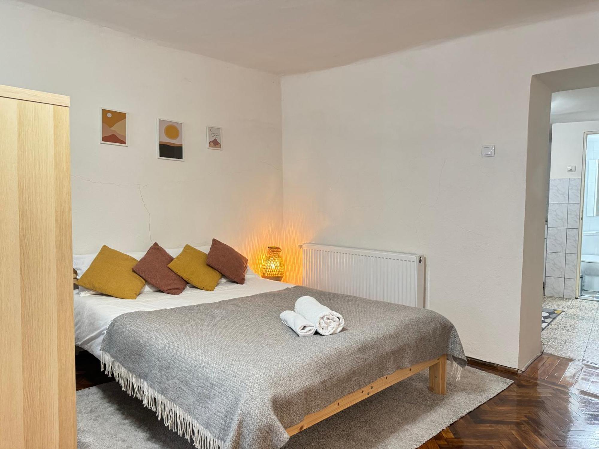 Charming Studio Ideal For Getaways Or Workations In Sibiu'S Medieval City Center Esterno foto