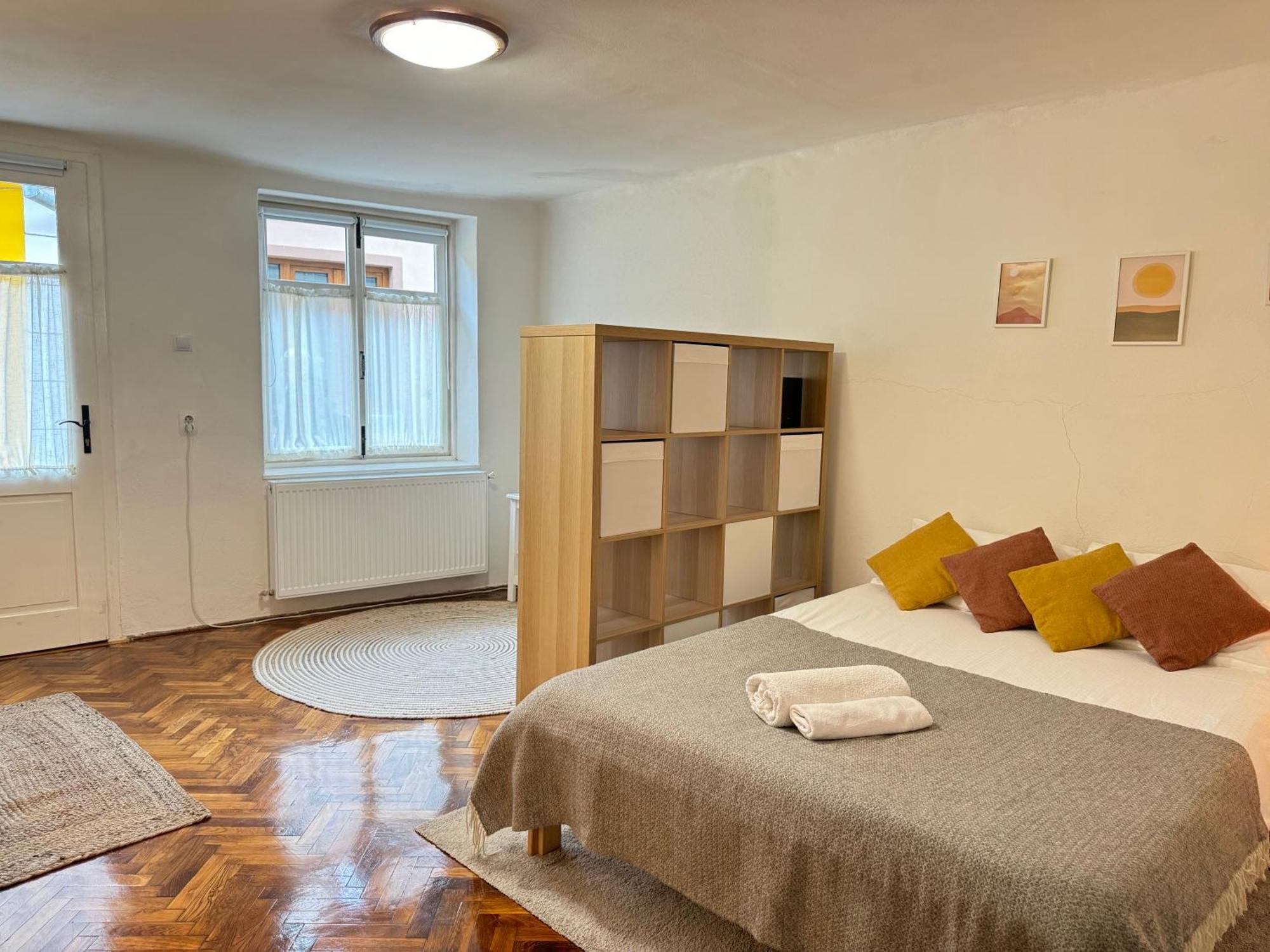 Charming Studio Ideal For Getaways Or Workations In Sibiu'S Medieval City Center Esterno foto